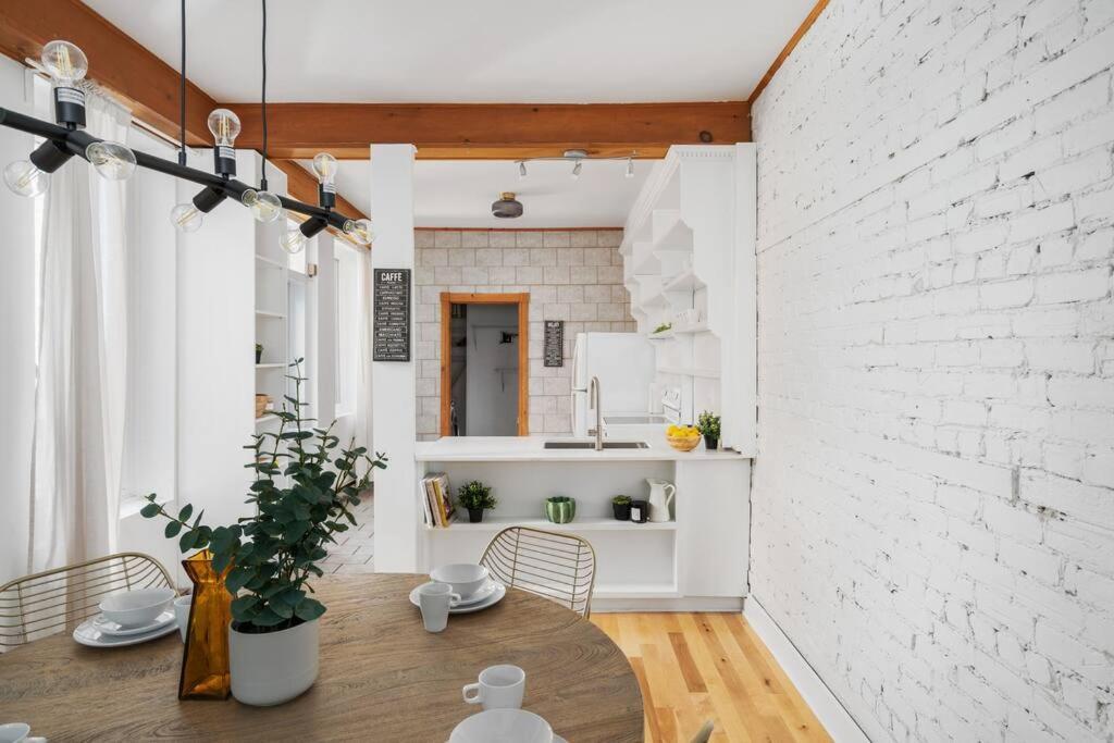 Chic Mile-End 3Br Getaway - Free Parking, Sleeps 8 Apartment Montreal Exterior foto